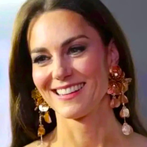 New Zara Gold Floral Cascading Earrings - Picture 3 of 8